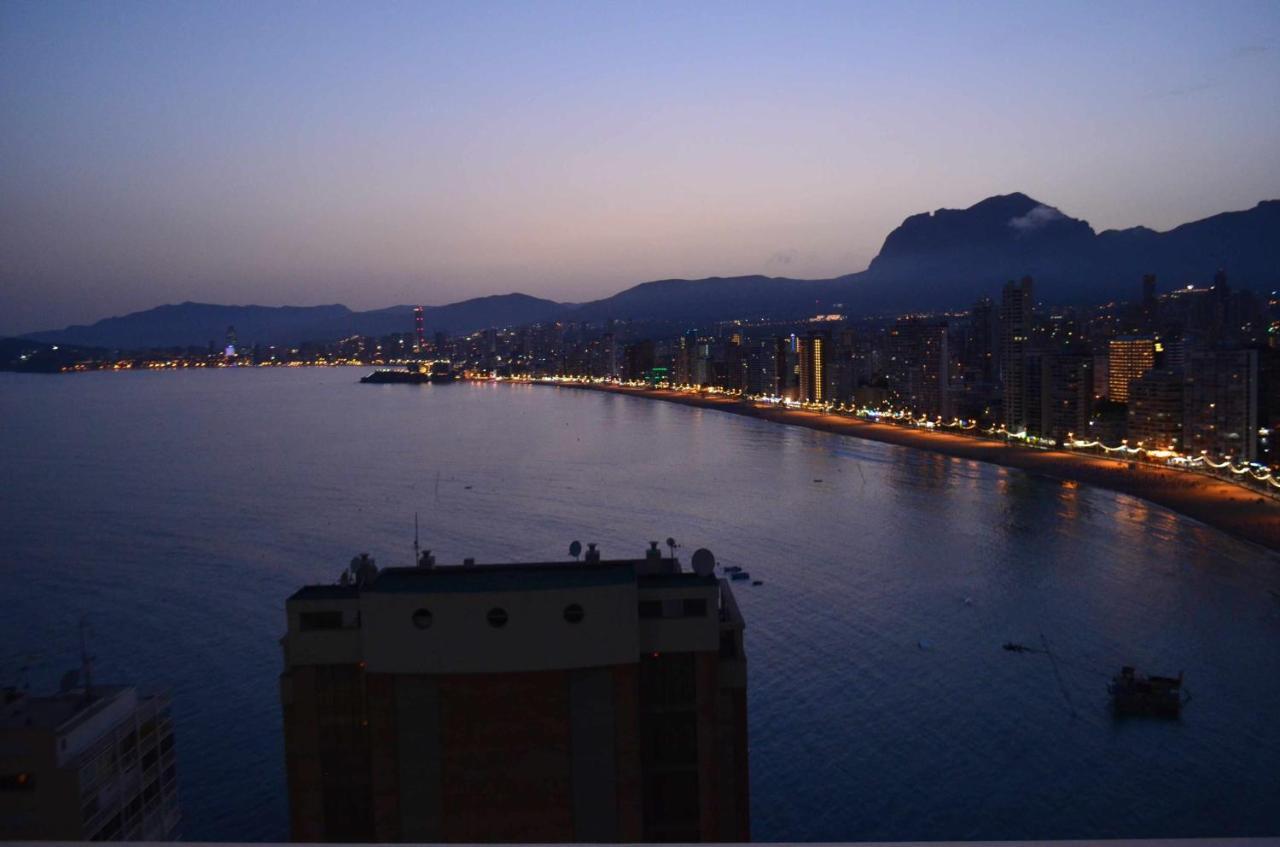 Apartamento El Faro De Benidorm Luaran gambar